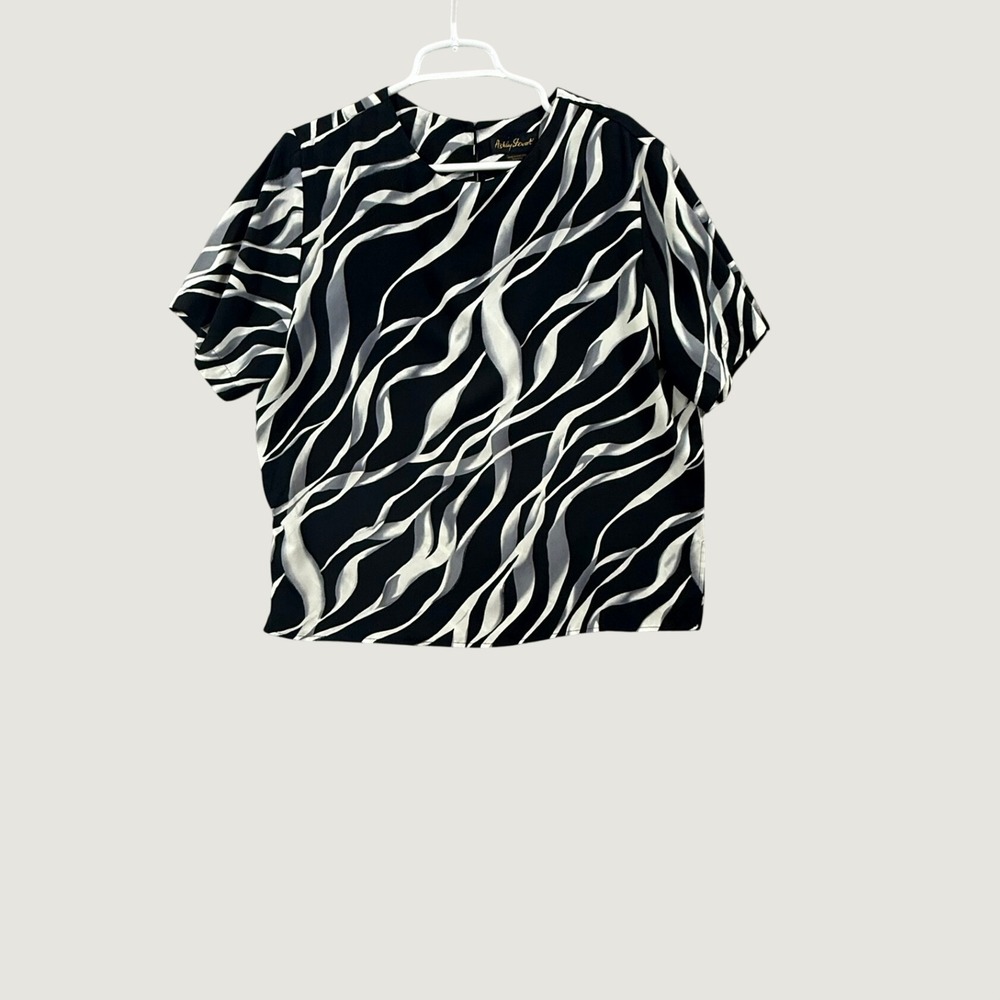 Ashley Stewart Womens 14W Black White Abstract Wave Print Short Sleeve Blouse